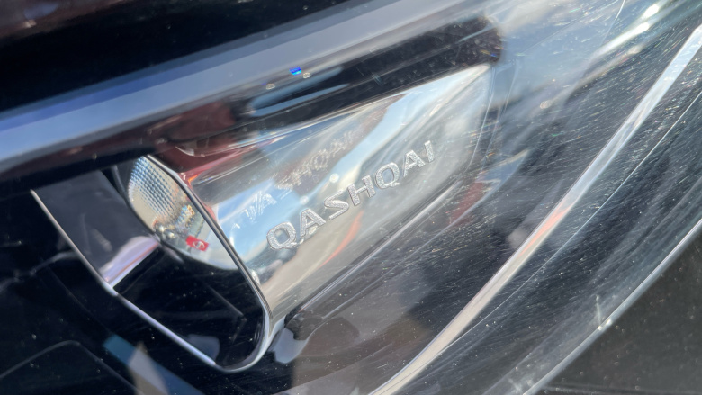 Nissan Qashqai 1.3 DiG-T Acenta Premium 5dr Petrol Hatchback